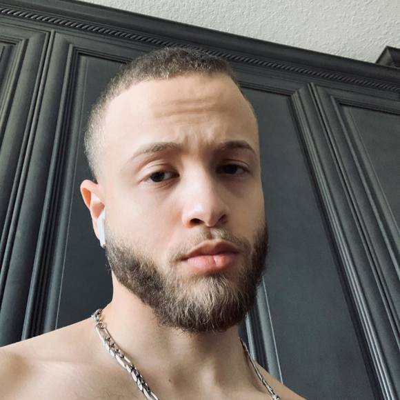 Profile Picture of Daniel Quezada (@dquezada) on Poshmark