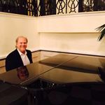 Profile Picture of Robert Roder (@robertroder) on Instagram