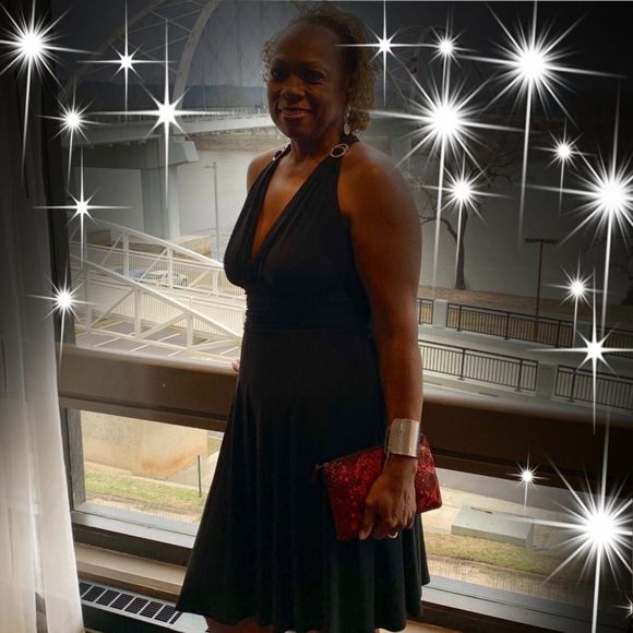 Profile Picture of Linda Crawford (@lpc0225) on Poshmark