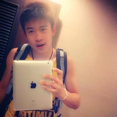 Profile Picture of Leo Hemsworth (@james_hoult) on Twitter