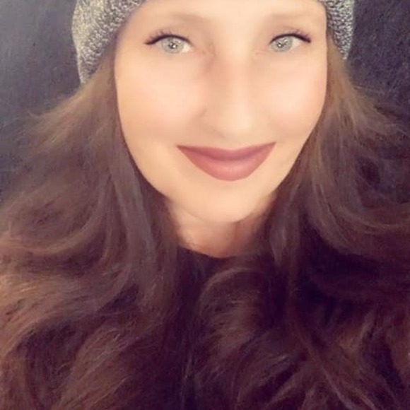 Profile Picture of Louise Ludko (@bzgirl) on Poshmark