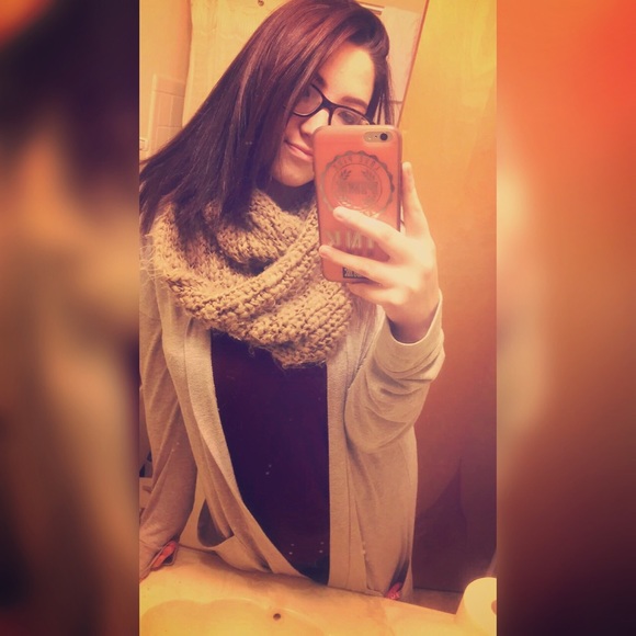 Profile Picture of Cassity Ryan (@cassityryan7) on Poshmark