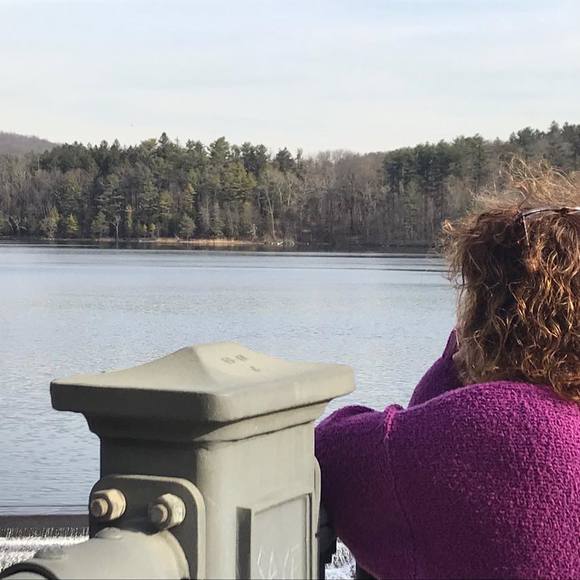 Profile Picture of Rhonda Guthoff (@rguthoff) on Poshmark