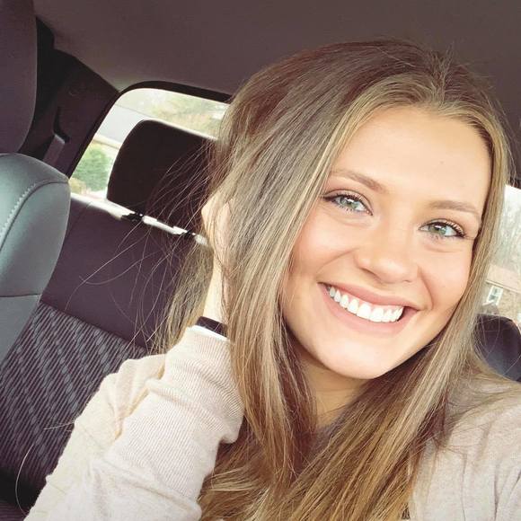 Profile Picture of Kaylin Hayworth (@kaylinhayworth) on Poshmark