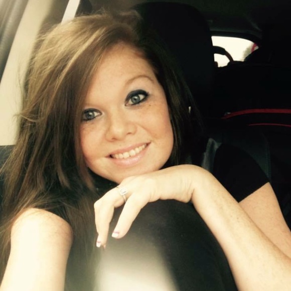 Profile Picture of Samantha Lafferty (@samandbrad) on Poshmark