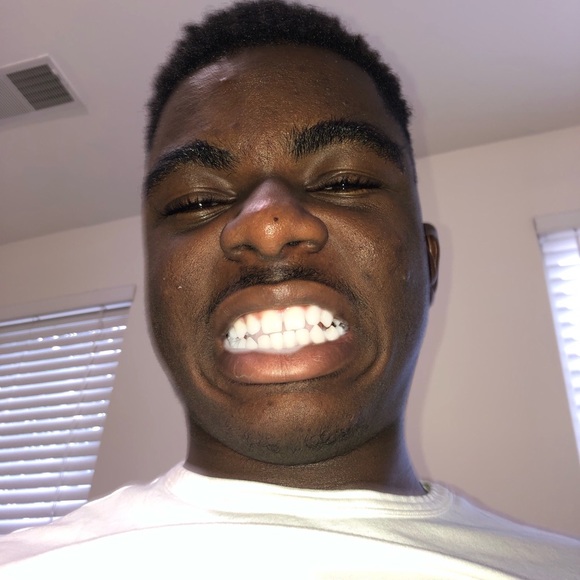 Profile Picture of Eru Ikhinmwin (@eru2019) on Poshmark