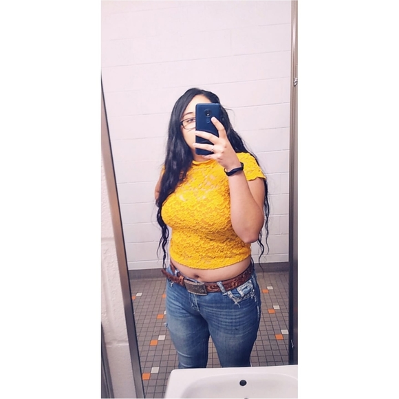 Profile Picture of Emily Cordova (@emily_cordova_) on Poshmark