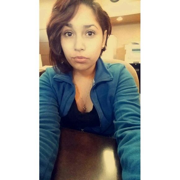 Profile Picture of Debanhi Sustaita (@debbie0704) on Poshmark