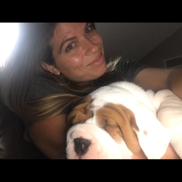 Profile Picture of Shauna Quinlan devardo (@shaunasclosets) on Poshmark