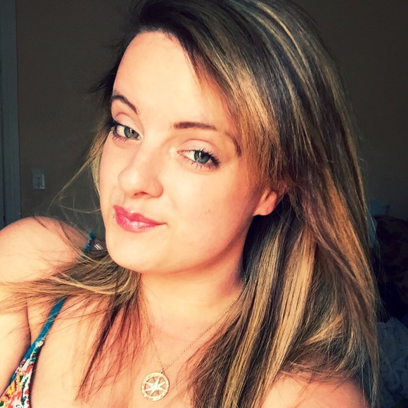 Profile Picture of Jessica Tomasovic (@littlemissjess8) on Poshmark