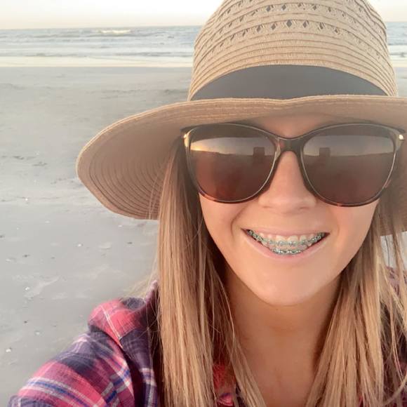 Profile Picture of Megan Mumaugh (@meganmumaugh) on Poshmark