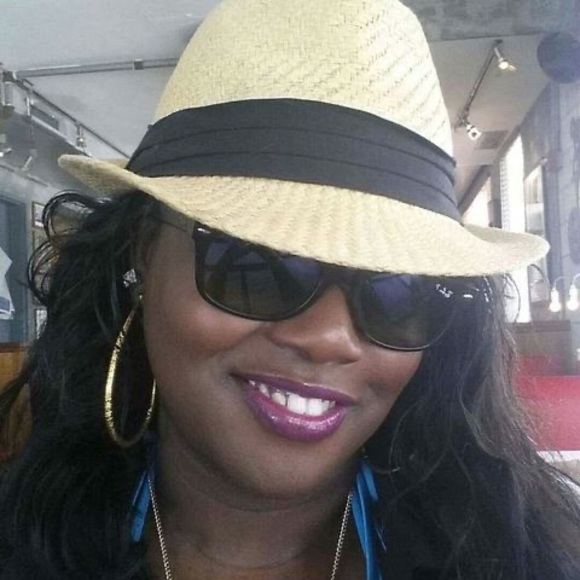 Profile Picture of Bianca Little (@biancalittle875) on Poshmark