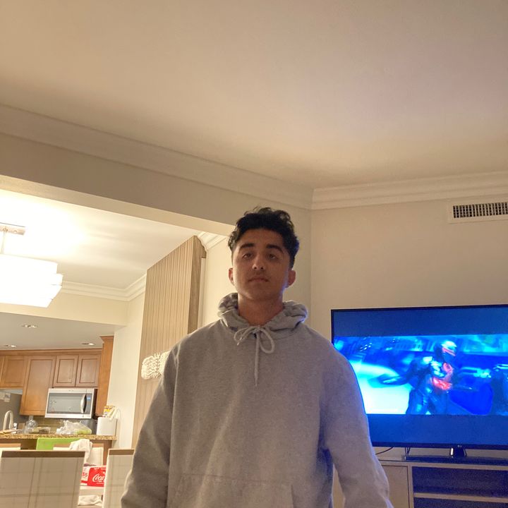 Profile Picture of Andrewcamberg (@andrewcamberg) on Tiktok