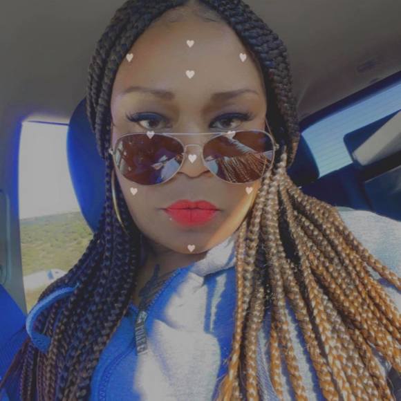 Mstoya Frison - Poshmark Profile Picture of Mstoya Frison (@frison_latoya) on Poshmark