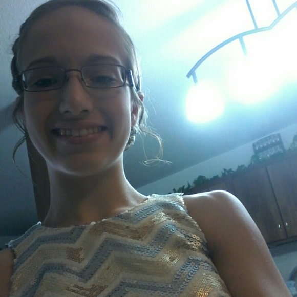 Profile Picture of Kara Yoder (@k_yoder6) on Poshmark