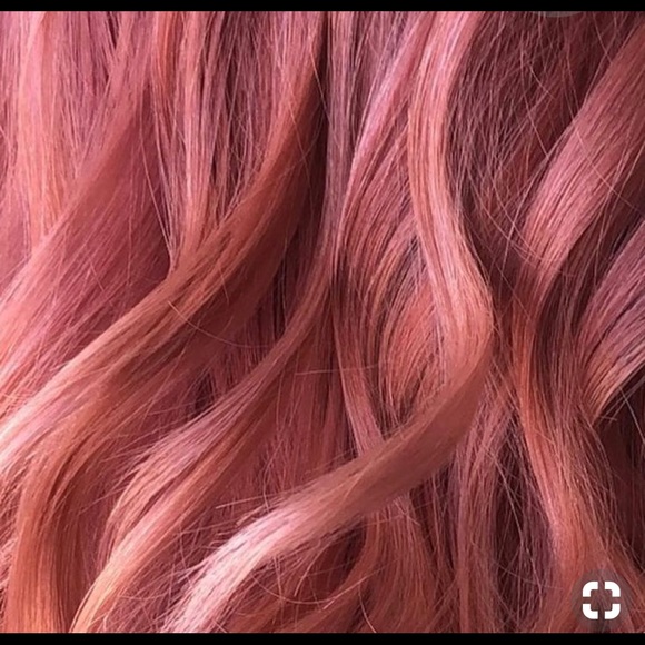 Profile Picture of Cennet Kurtev (@greyscope) on Poshmark