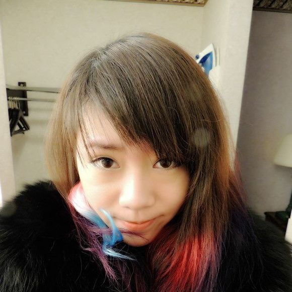 Profile Picture of Athena Wu (@aaaaaathena) on Poshmark