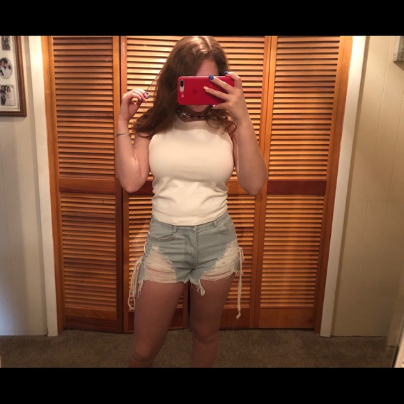 Profile Picture of Cassandra Dove (@cassandradove) on Poshmark