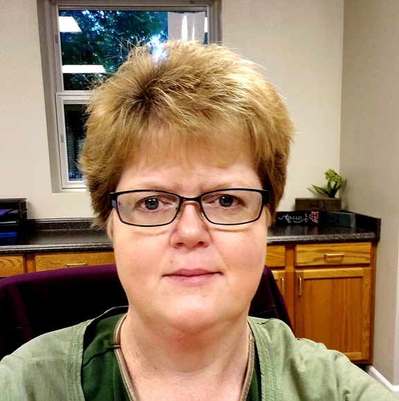 Profile Picture of Candi Zahller (@czahller) on Poshmark