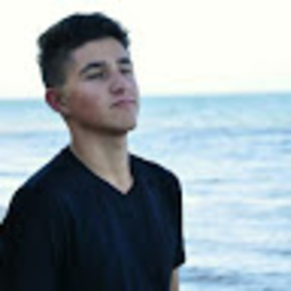 Profile Picture of Elijah Labosky (@laboskyelijah) on Poshmark