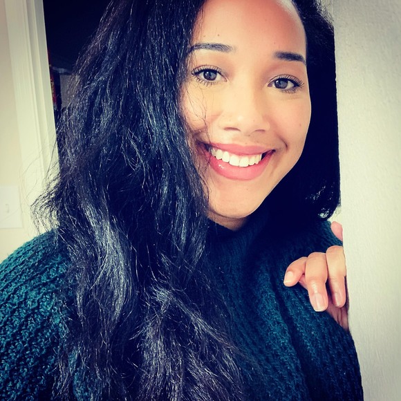 Profile Picture of Danielle Mitchell (@dmitch2010) on Poshmark