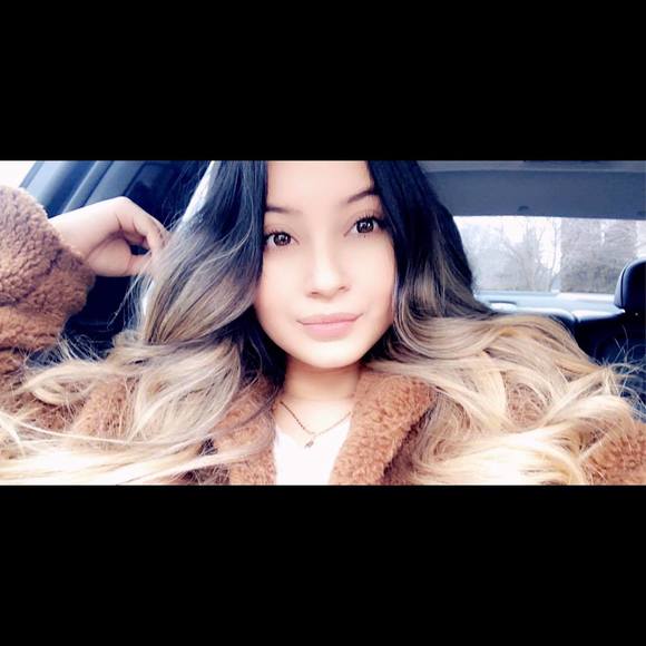 Profile Picture of Jennifer Mendiola (@jmendiola5581) on Poshmark