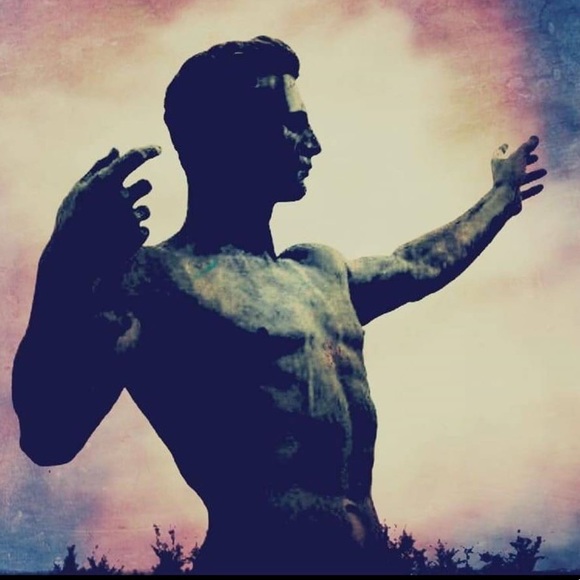 Michael Britz - Poshmark Profile Picture of Michael Britz (@lyonhard) on Poshmark