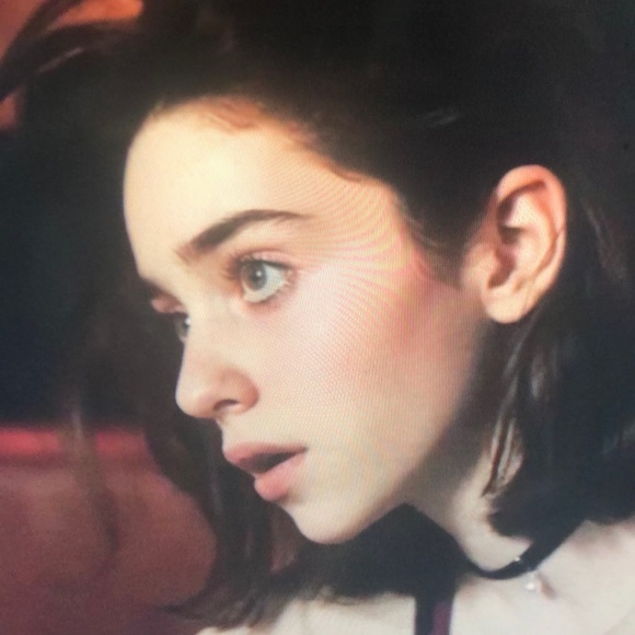 Profile Picture of Violet Farmer (@violetfarmelnil) on Poshmark