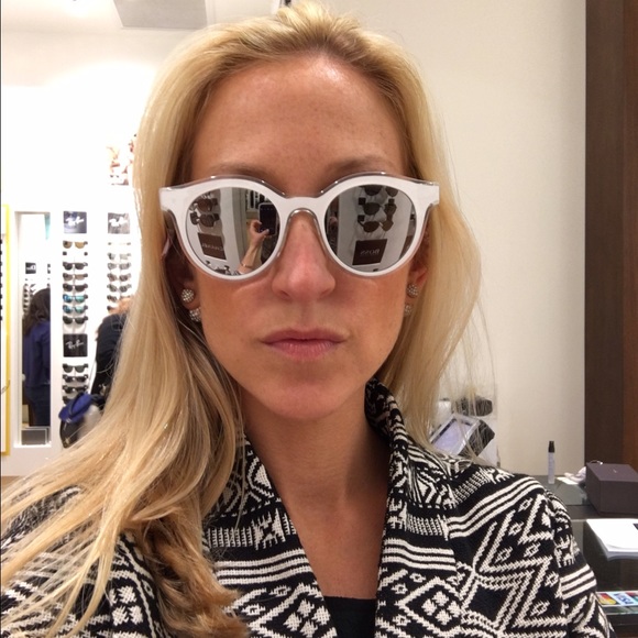 Profile Picture of Sarah Matteson (@smatteson) on Poshmark