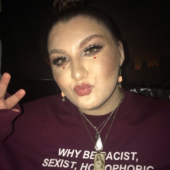 Profile Picture of Eva Chochorowski (@evizzy_) on Poshmark