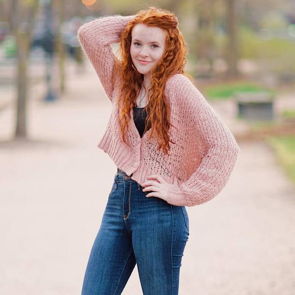 Profile Picture of Autumn Siegenthaler (@autumn_sieg) on Poshmark