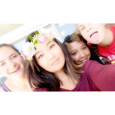 Profile Picture of Olivia Landers (@livlanders) on Twitter