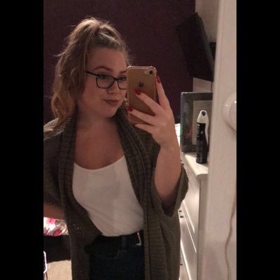 Profile Picture of Caitlin (@Caitlin_Ellis98) on Twitter