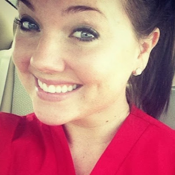 Profile Picture of Tiffiny Krupka (@tiffinykrupka) on Poshmark