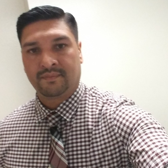 Profile Picture of Daniel Lara (@dannyin760) on Poshmark