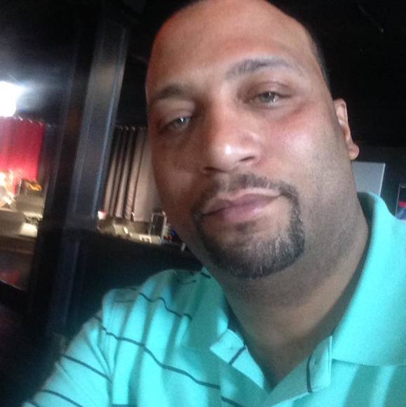 Profile Picture of Leonard Sharp (@leonardsharp) on Poshmark