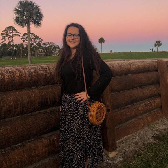 Profile Picture of Brooklynn Czelusta (@brooklynn0918) on Poshmark