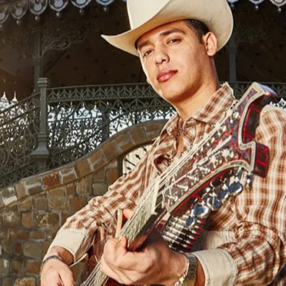 Profile Picture of Joel jr Inocencio (@joeljrinocencio) on Poshmark