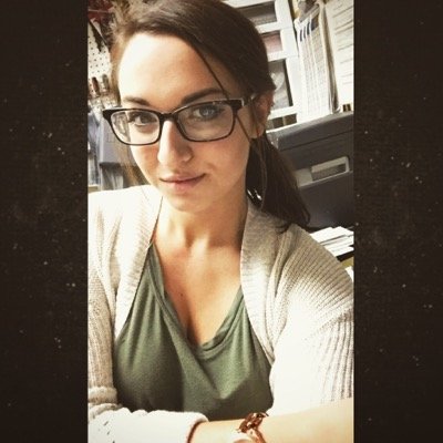 Profile Picture of Danielle Robertson (@itsDanielle93) on Twitter