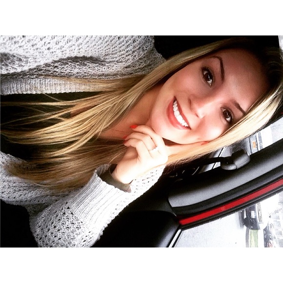 Profile Picture of Andrea Werkmeister (@andrealeigh19) on Poshmark