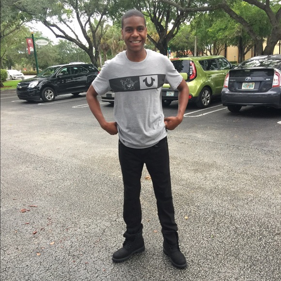Profile Picture of Jonathan Rodgers (@jonnyboy1k) on Poshmark