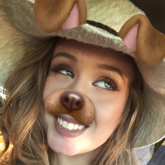 Profile Picture of Allison Grabert (@allison504) on Poshmark