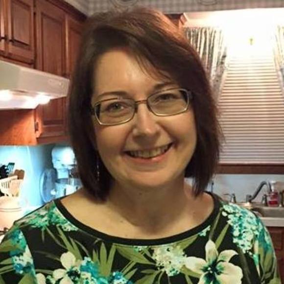 Profile Picture of Beth Gappa (@dbgappa) on Poshmark
