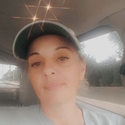 Profile Photo of Elizabeth Scarborough (@Elizabe12707432) on Twitter