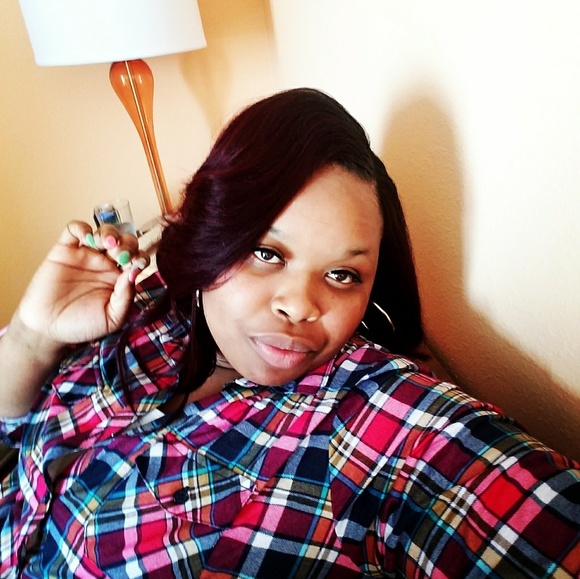 Profile Picture of Chrishaunda Miller (@charriece) on Poshmark