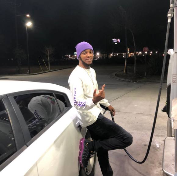 Profile Picture of Christopher Wright (@buddycw2805) on Poshmark