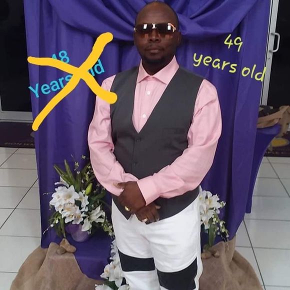 Profile Picture of Michael Dunbar (@mikedunbar8) on Poshmark