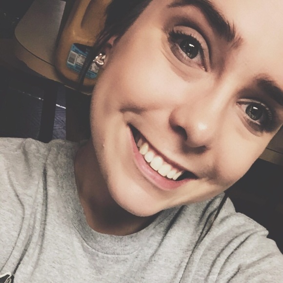 Profile Picture of Meghan Theriot (@beautybymeghan) on Poshmark