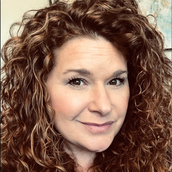 Krista Gawlowski - Poshmark Profile Picture of Krista Gawlowski (@luxe_by_krista) on Poshmark