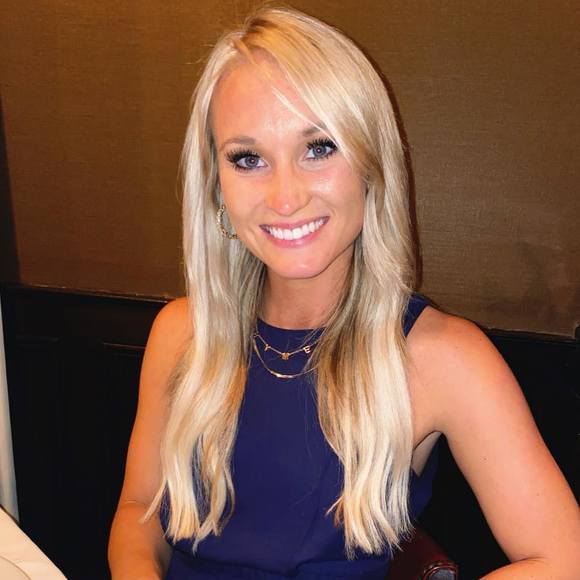 Profile Picture of Jenna Kreamer (@jennakreamer04) on Poshmark